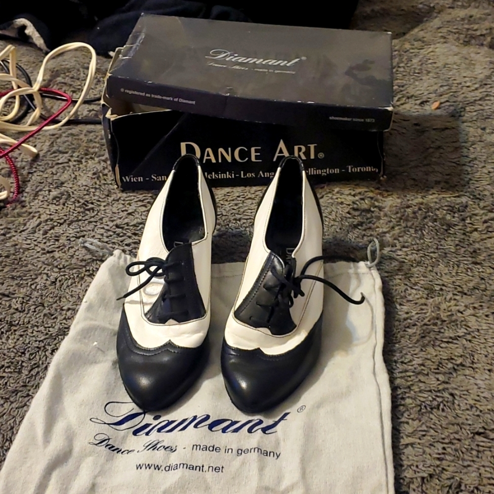 Diamant Dance shoes 4 1/2  black and white